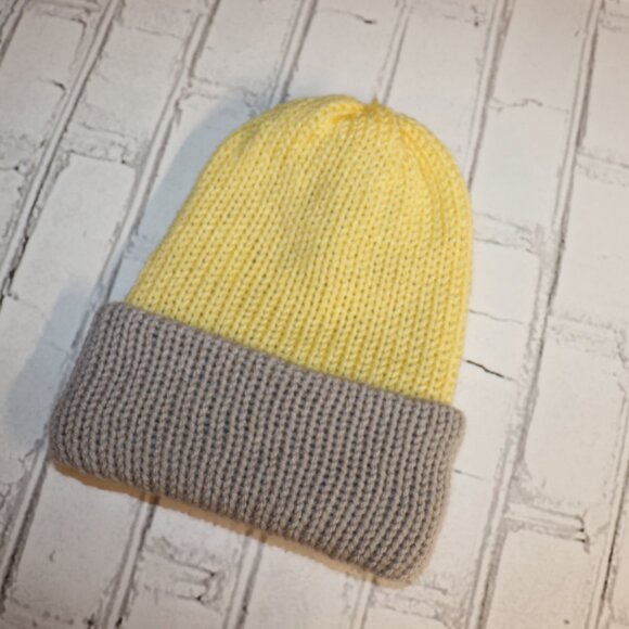 🌼 Yellow & Tan Knitted Beanie – Handmade · Women’s Medium - Picture 3 of 4
